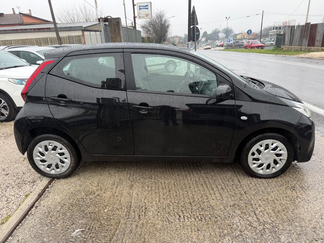 Toyota Aygo Connect 1.0 VVT-i 72 CV 5 porte x-cite solo 27000 km