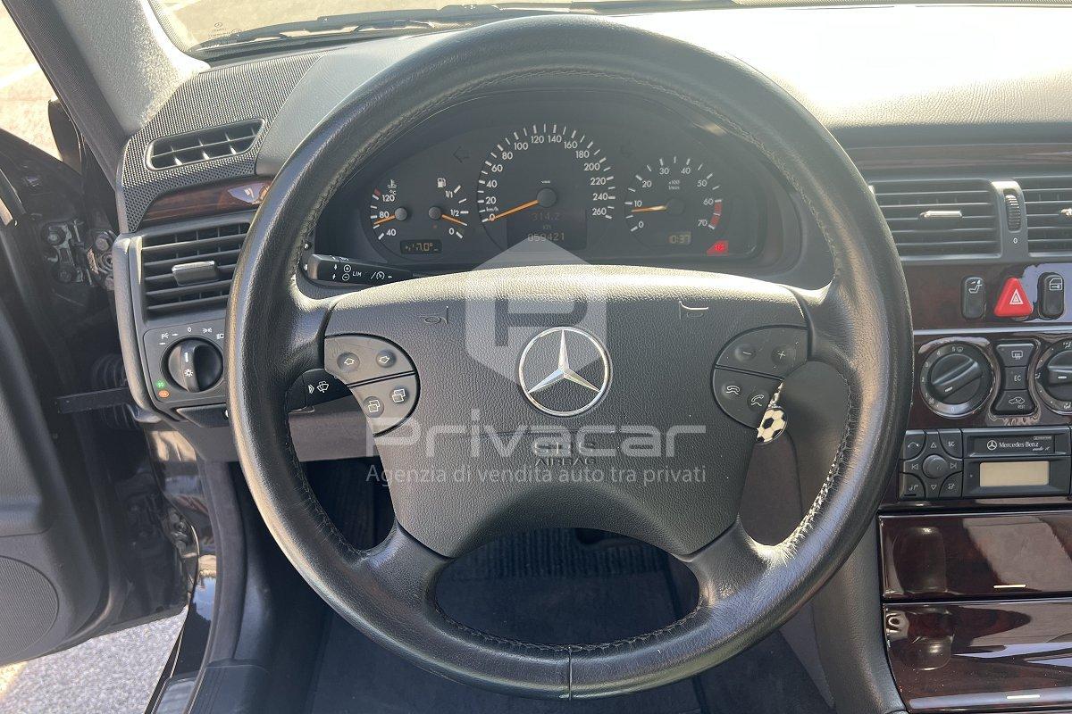 MERCEDES E 200 Kompressor cat Elegance