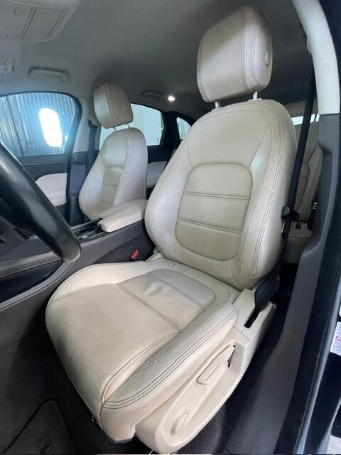 Jaguar F-Pace 3.0 D V6 300 CV AWD aut. S