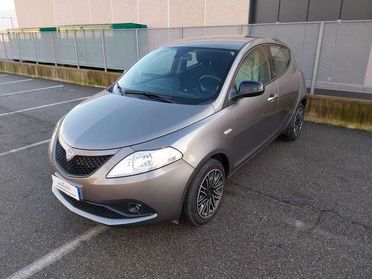 Lancia Ypsilon ypsilon 1.0 firefly hybrid Maryne s