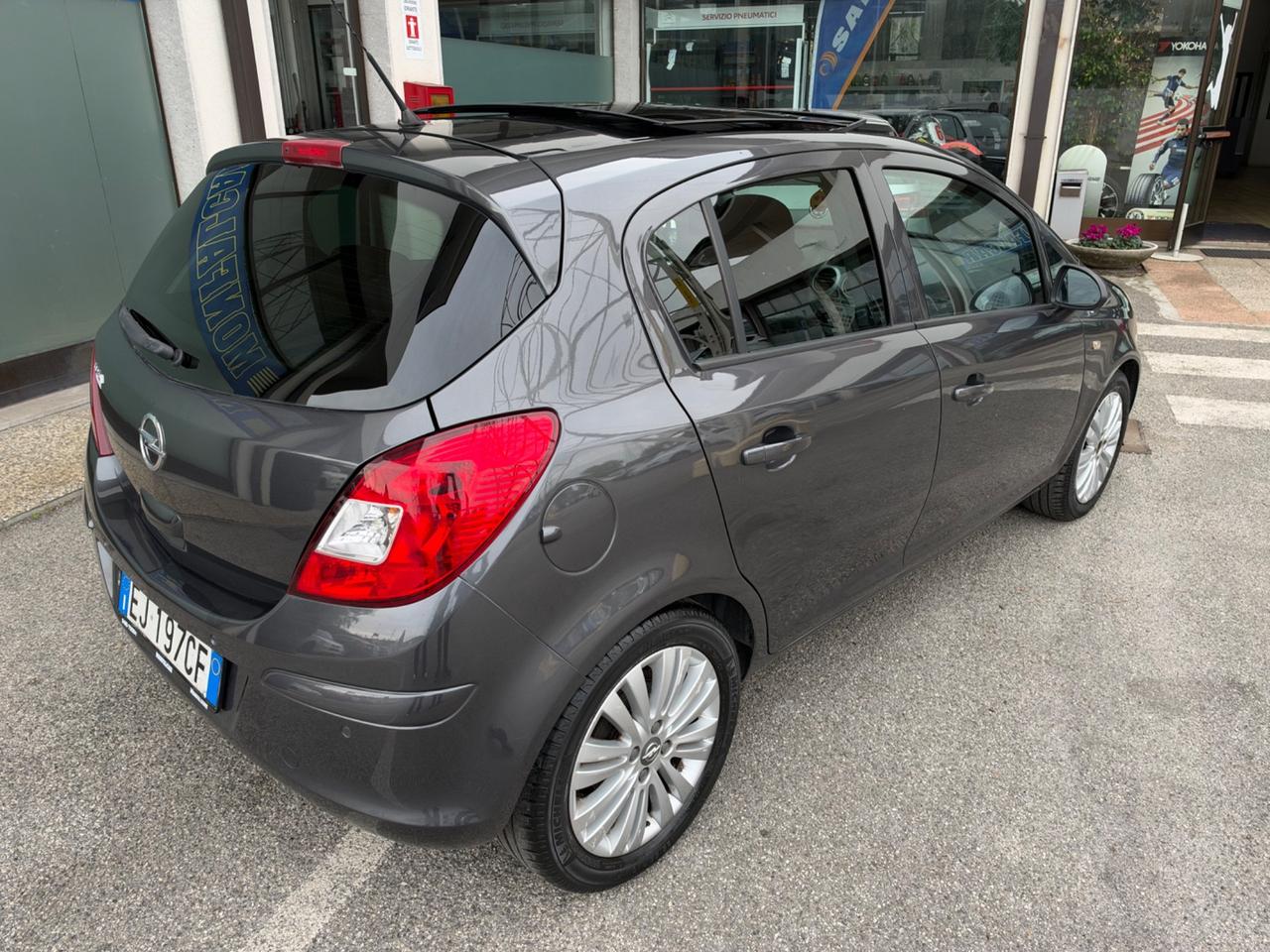 Opel Corsa 1.2 5 porte Elective tetto panoramico