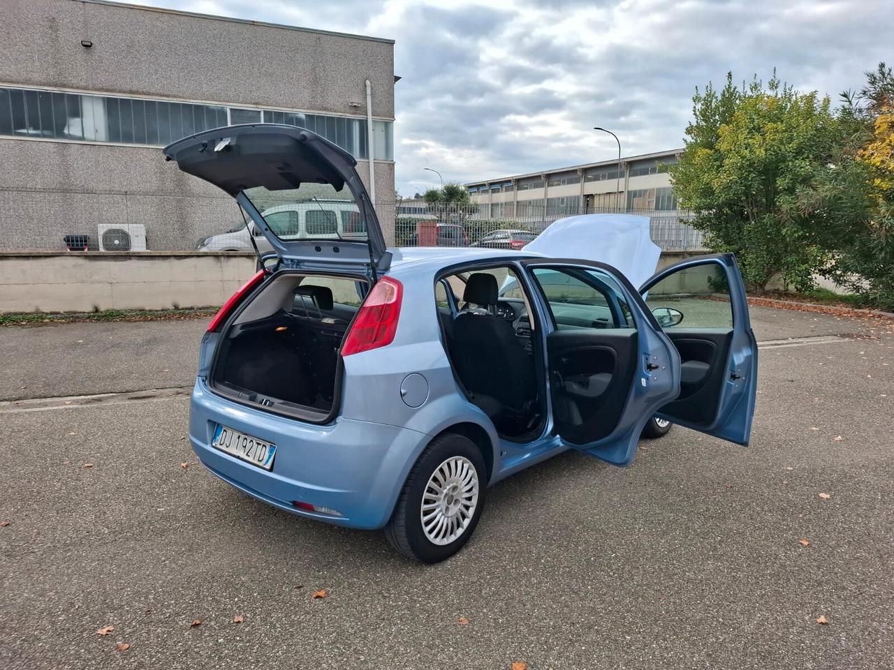 Fiat Grande Punto 1.2 5 porte SOLAMENTE 129.000 KM