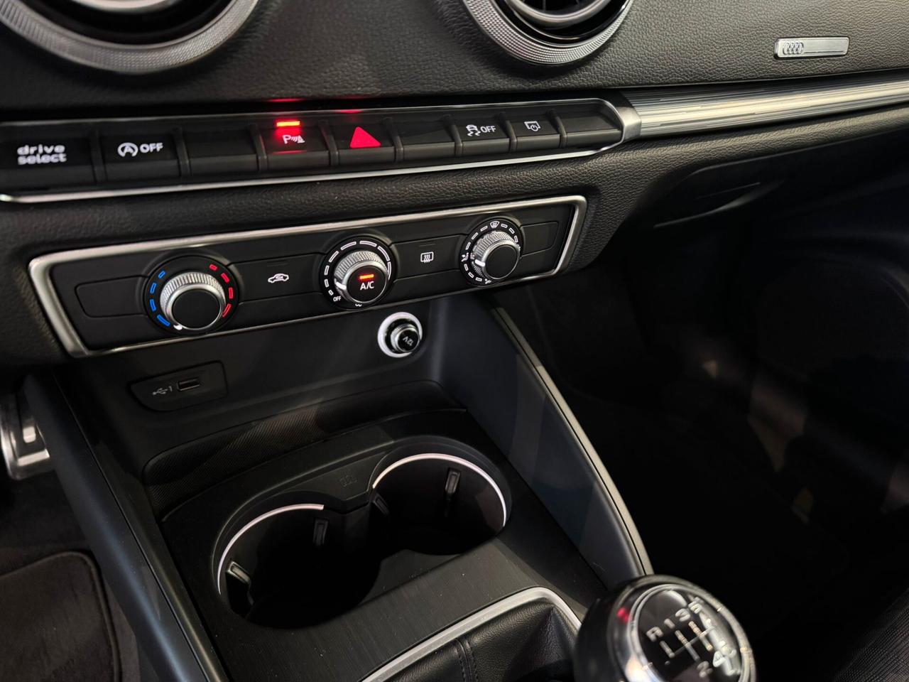 Audi A3 1.6 TDI 116 CV TETTO*CAMERA