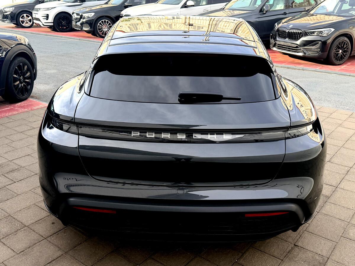 Porsche Taycan SPORT TURISMO PASM battery performance plus