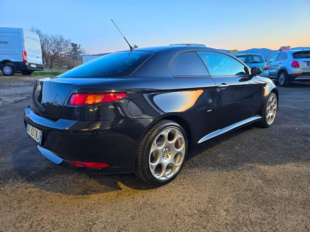 Alfa Romeo GT 1.9 JTDM 150CV Black Line DA COLLEZIONE
