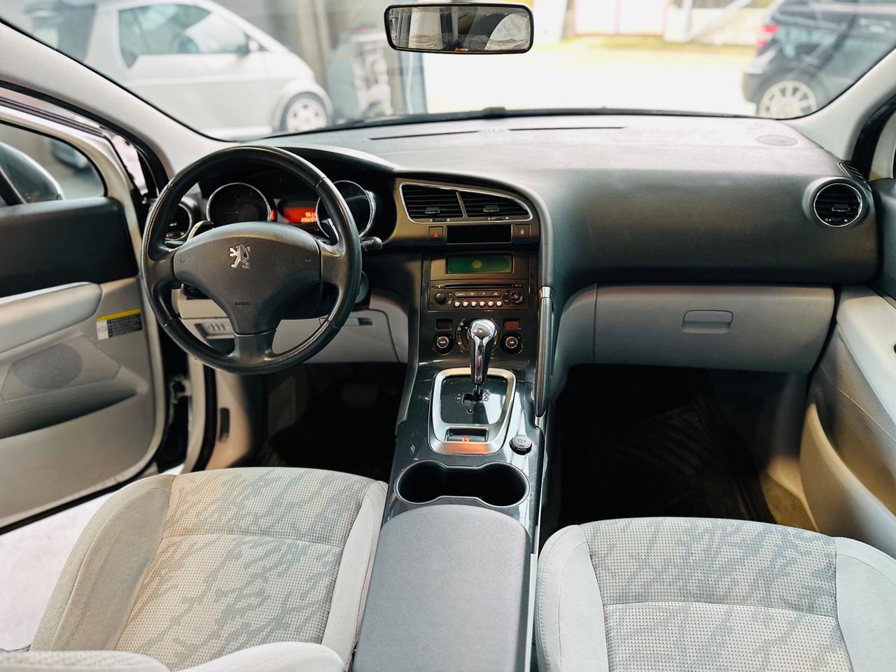 Peugeot 3008 1.6 HDi 110CV cambio robotizzato Business