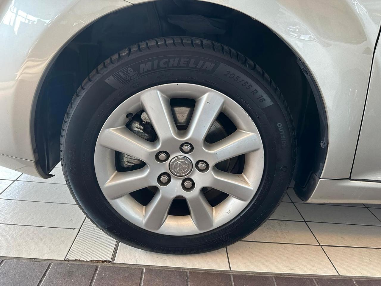 Toyota Corolla Verso 1.8 16V