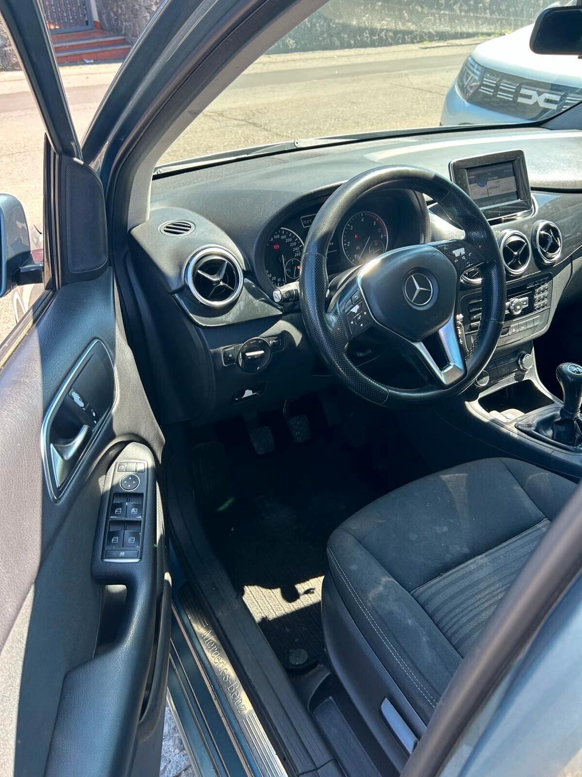 Mercedes-benz B 180 CDI BlueEFFICIENCY Premium