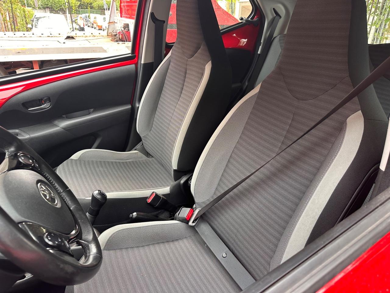 Toyota Aygo Connect 1.0 VVT-i 72 CV 5 porte x-cool