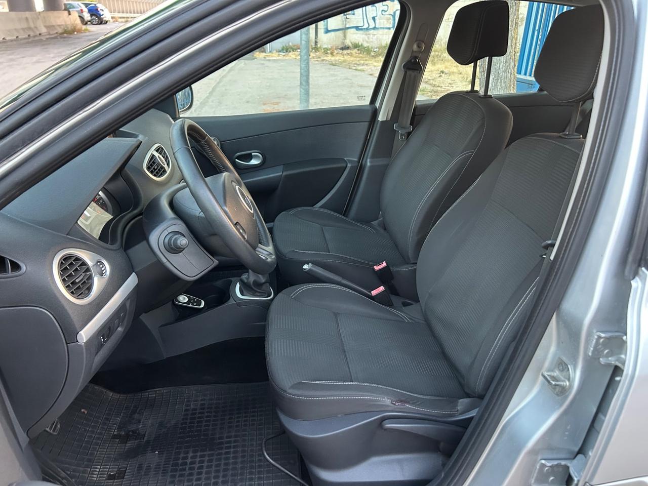 Renault Clio 1.2 benzina 75 cavalli 2011