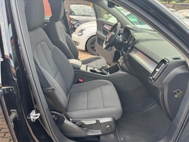 VOLVO XC40 T3 Geartronic Momentum Pro