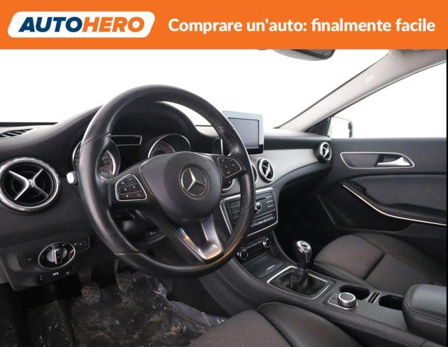 MERCEDES-BENZ GLA 180 d Business