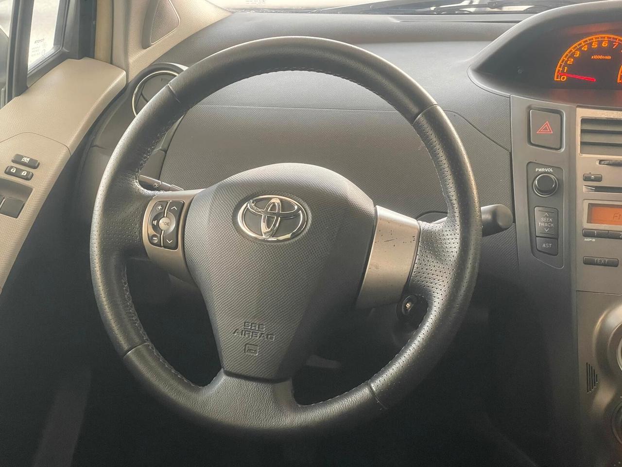 Toyota Yaris 1.3 5 porte Sol