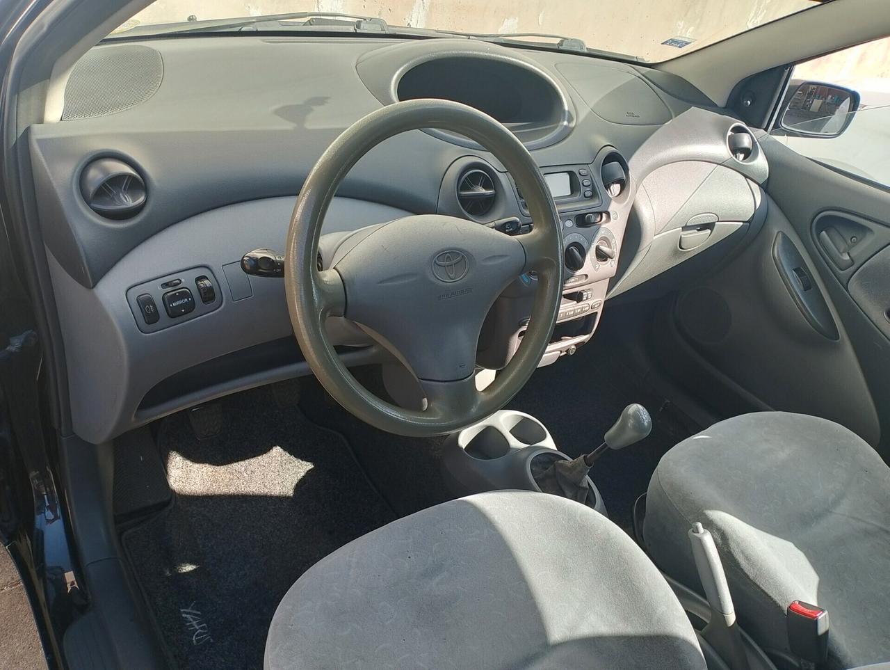 Toyota Yaris 1.0i 16V cat 5 porte