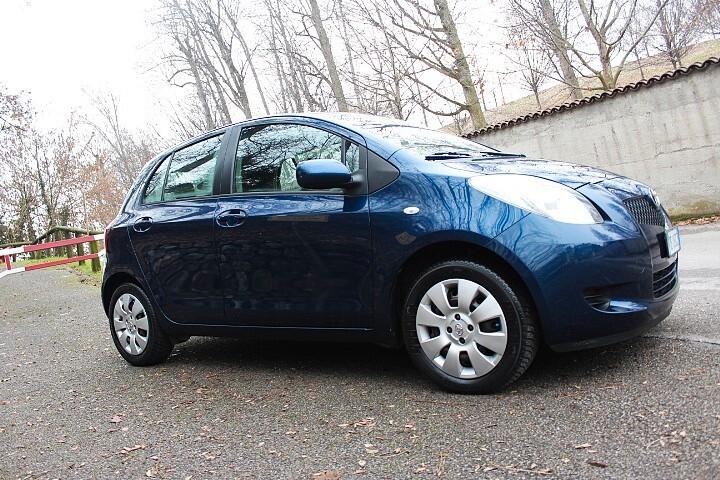 Toyota Yaris 1.0 5 porte Sol 89.000KM CLIMA NEOPATENTATI RADIO CD