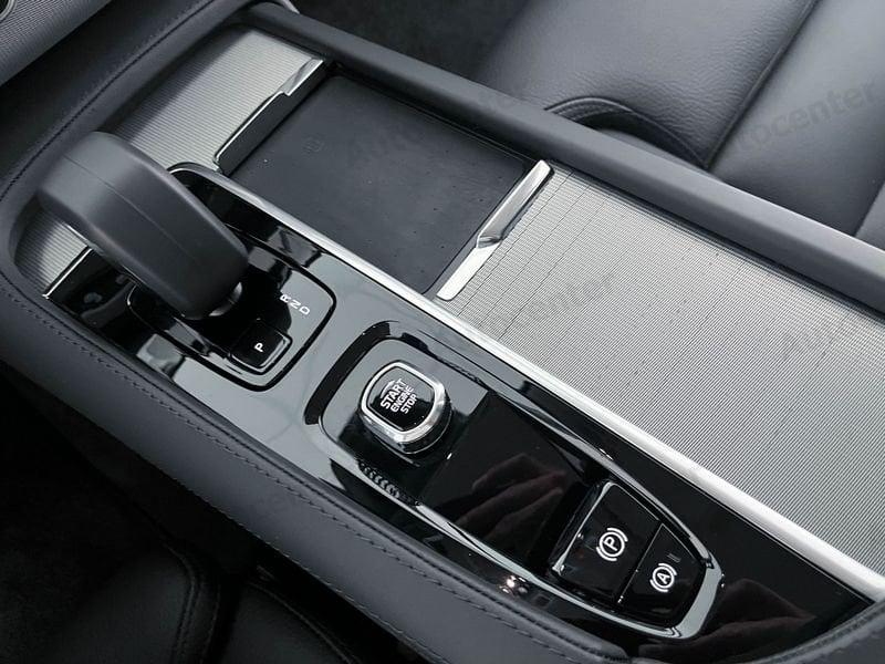 Volvo XC90 XC90 T8 PLUG IN PLUS DARK AWD AUT 7 POSTI