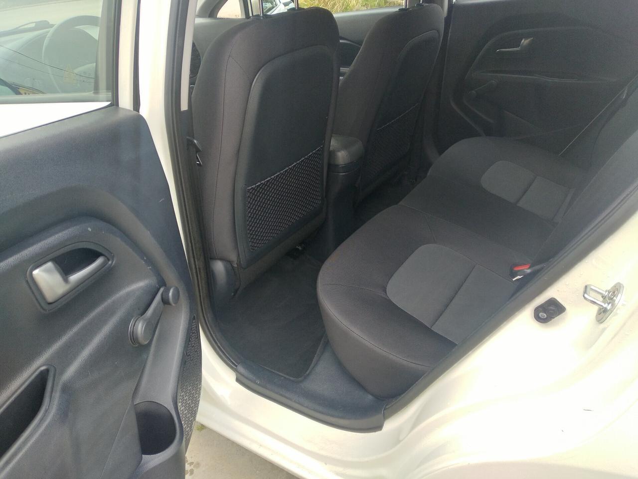 Kia Rio 1.1 CRDi 5p. Cool