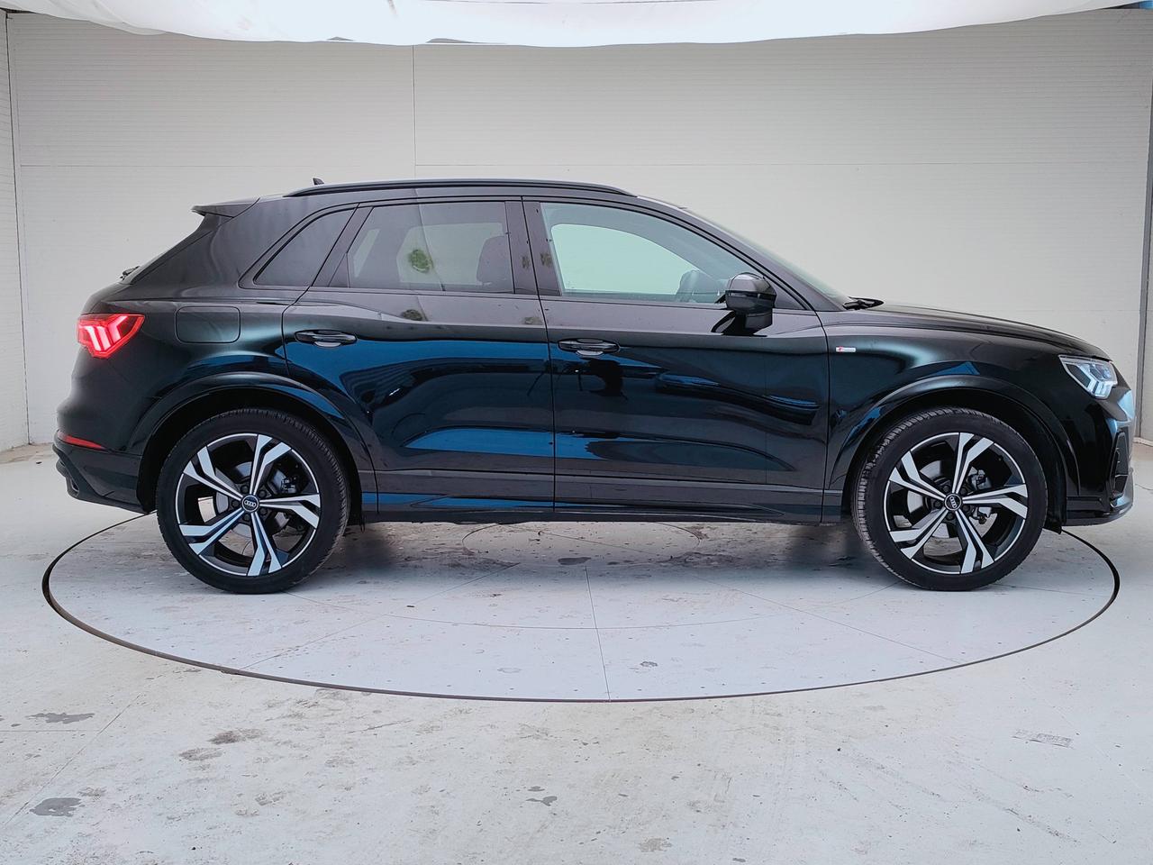 AUDI Q3 II 2018 - Q3 35 2.0 tdi Identity Black s-tronic