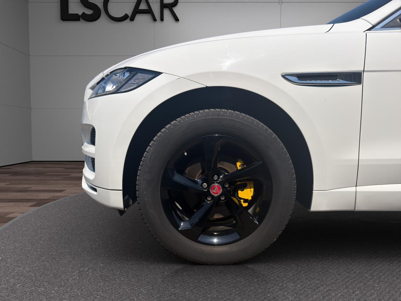 Jaguar F-Pace 2.0d i4 Pure 180cv - Promo finanziamento - Automatica