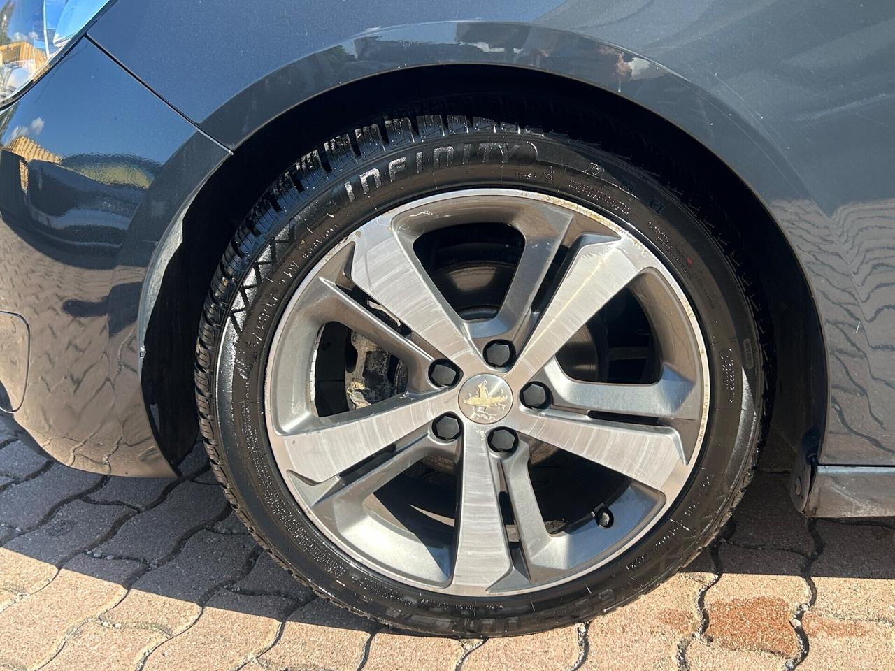 Peugeot 308 BlueHDi 100 S&S Business