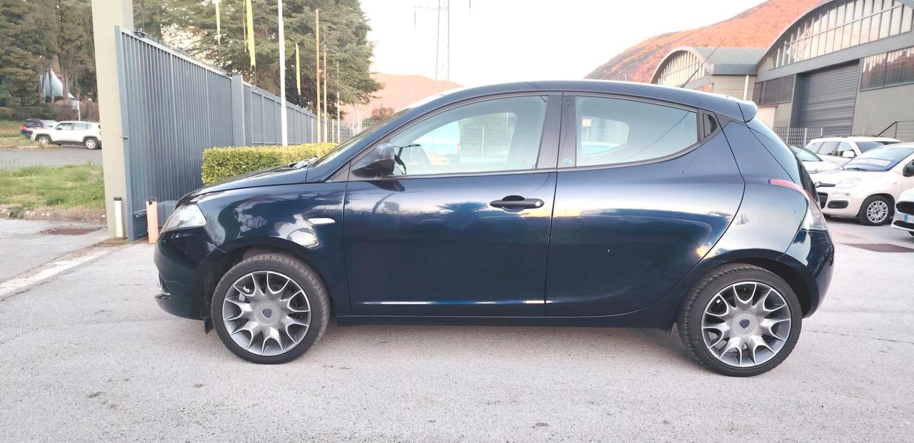 Lancia Ypsilon 1.2 69 CV 5 porte Platinum