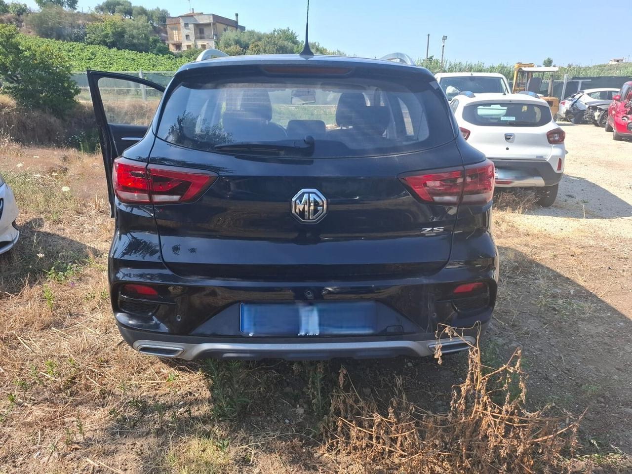 MG ZS VTI TECH SINISTRATA 2023 9000 KM