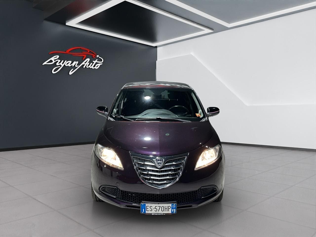 Lancia Ypsilon 0.9 TwinAir 85 CV 5 porte Metano Ecochic ELEFANTINO