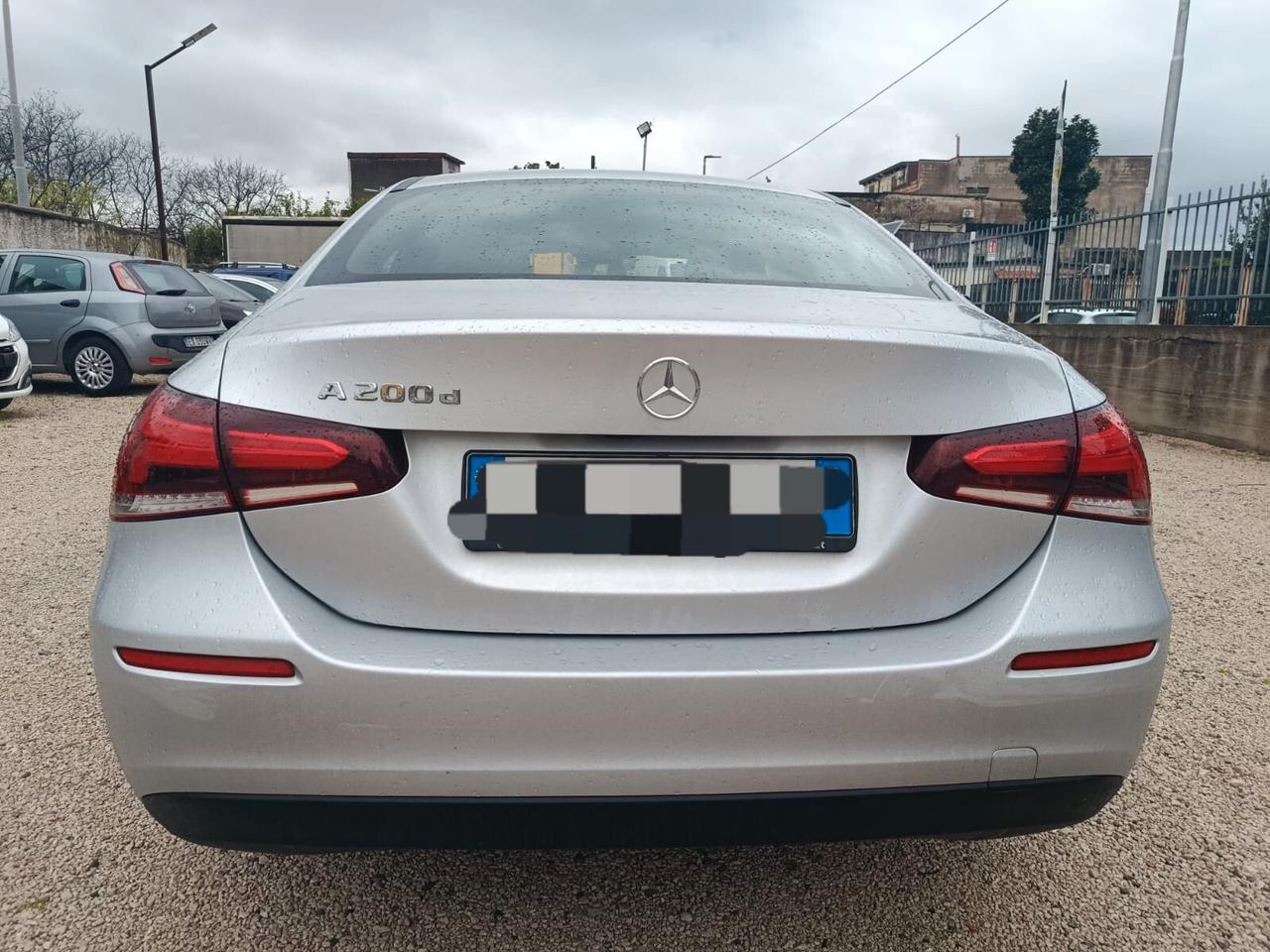 Mercedes-benz A 200 d Automatic Premium Sedan