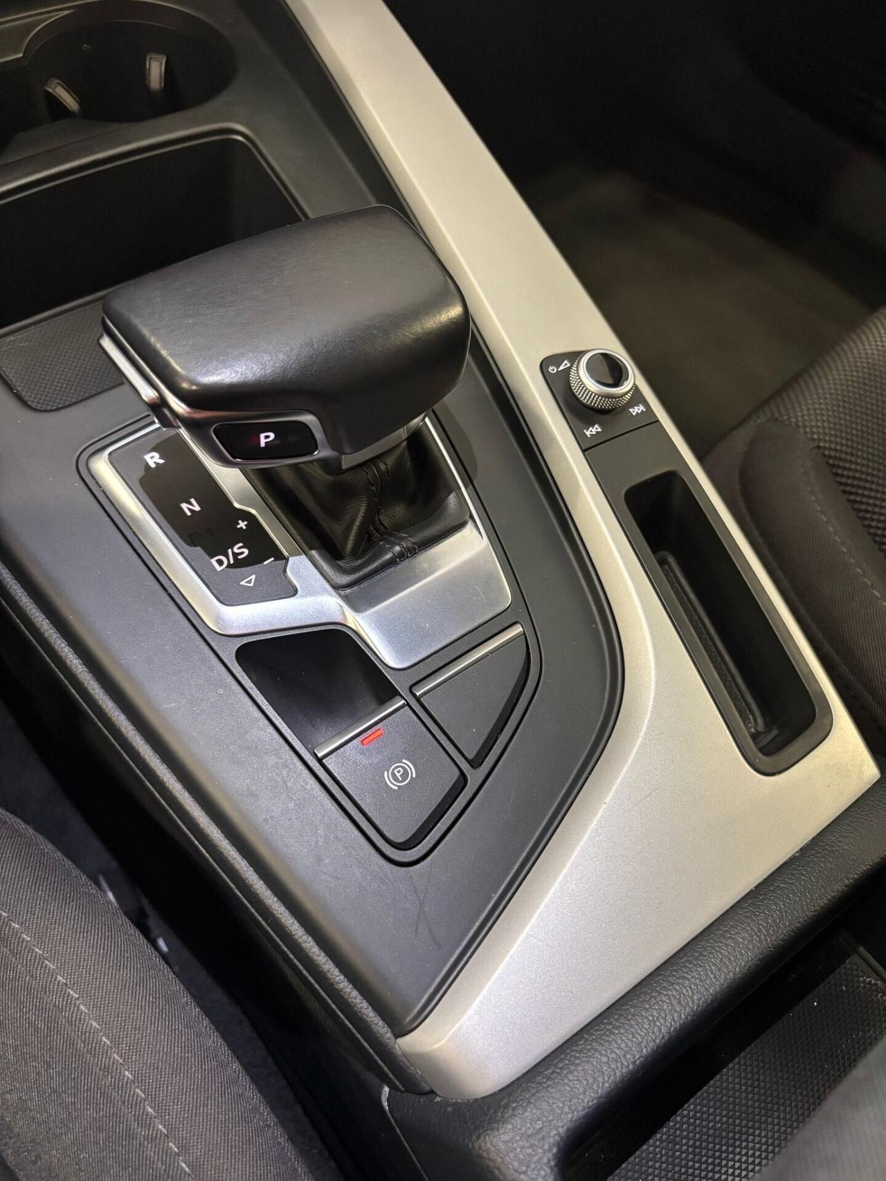 Audi A4 35 TDI/163 CV S tronic Business Advanced