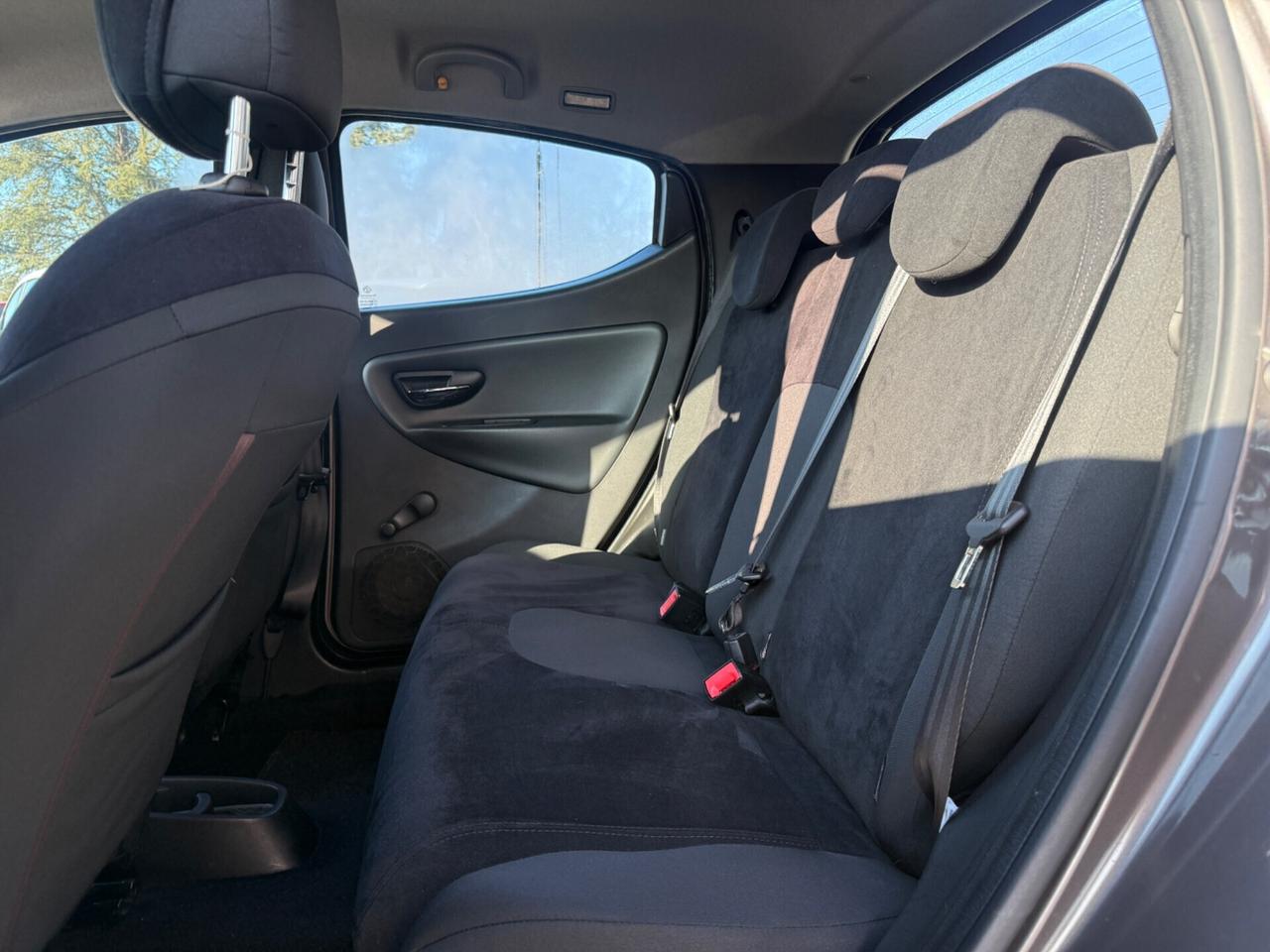 Lancia Ypsilon 1.2 69 CV 5 porte GPL Ecochic Gold