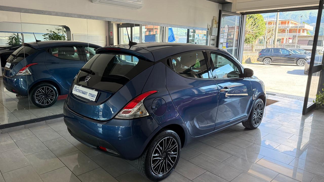 Lancia Ypsilon 1.2 69 CV 5 porte GPL Gold Plus