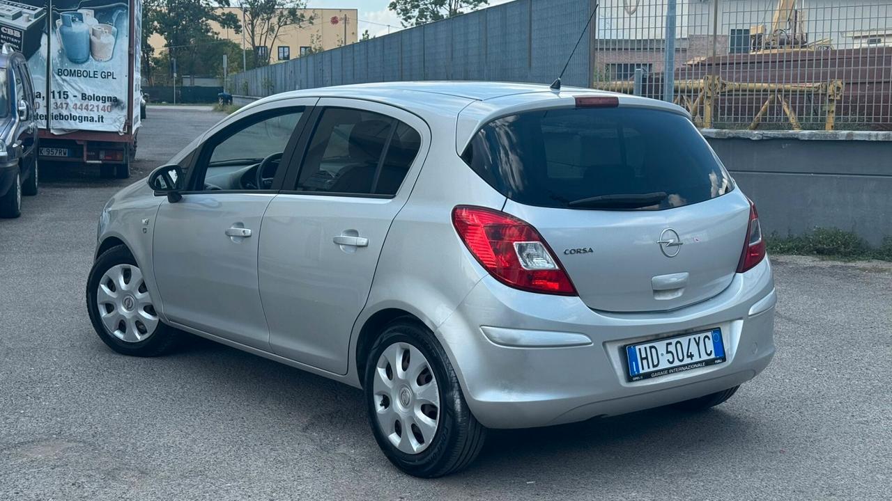 Opel Corsa 1.2 5 porte Sport