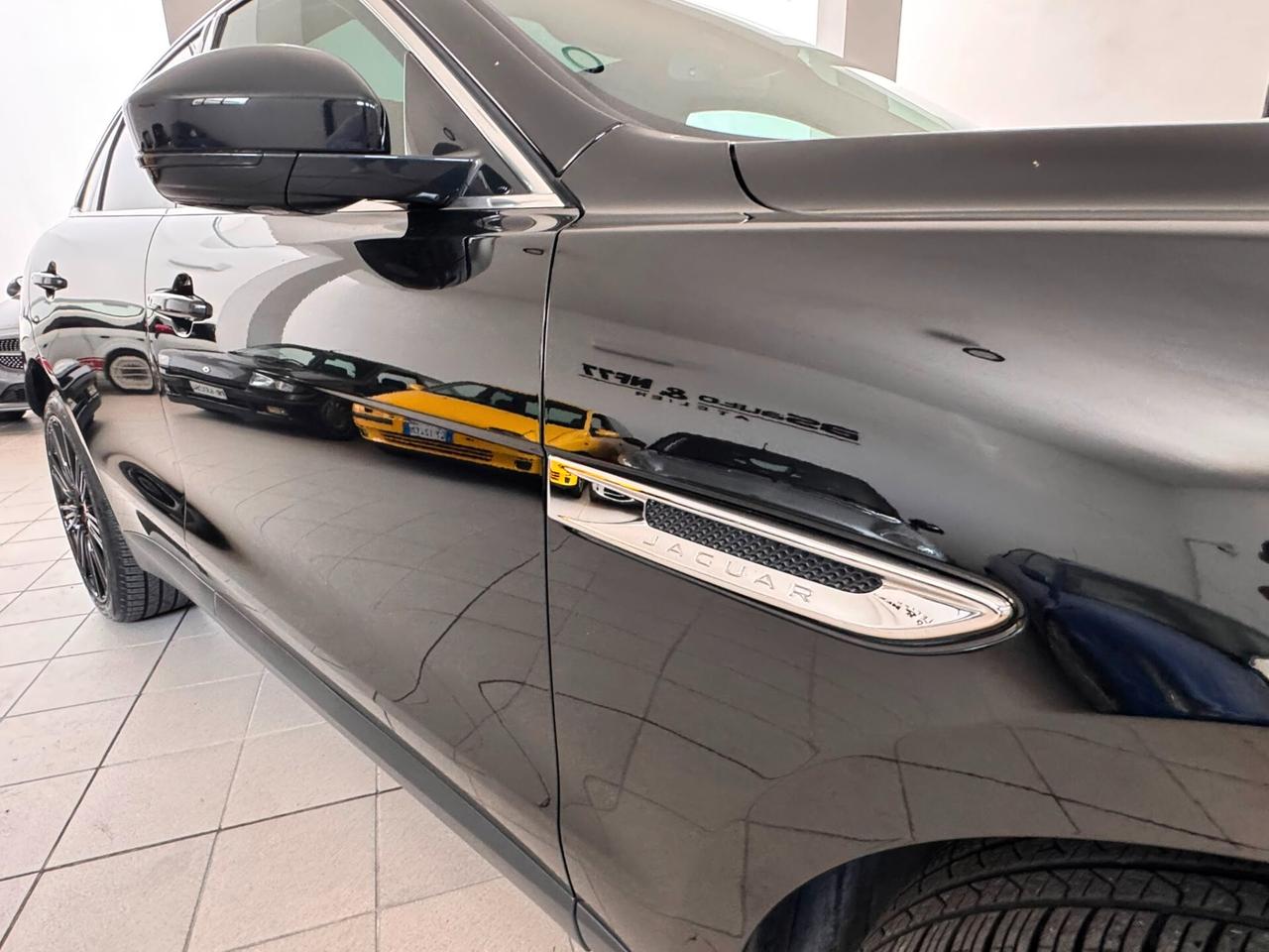 Jaguar F-Pace 2.0 D 180 CV AWD Prestige