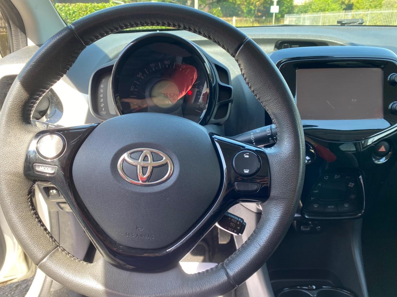 Toyota Aygo 1.0 VVT-i 69 CV 5 porte x-play