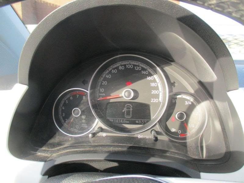 Volkswagen up! 1.0 48kW EVO beats up! BMT