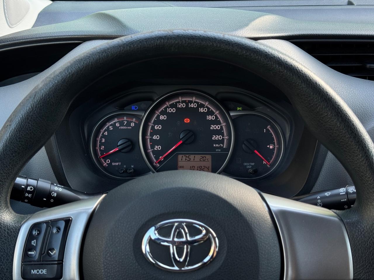 Toyota Yaris 1.0 Benzina 69CV 5 porte – 2014 – Neopatentati