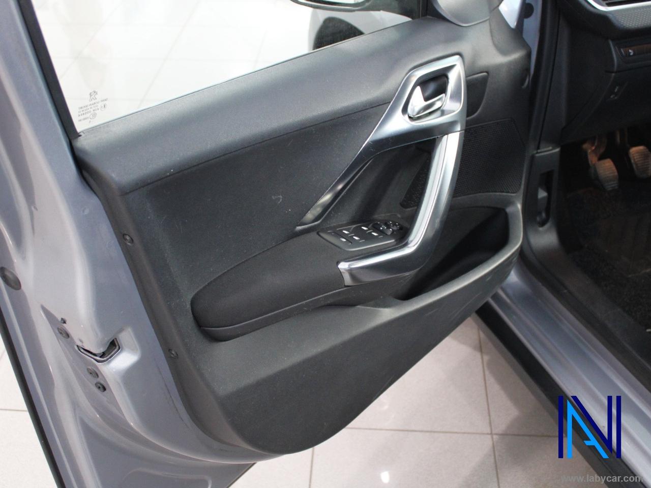 PEUGEOT 2008 BlueHDi 100 Allure