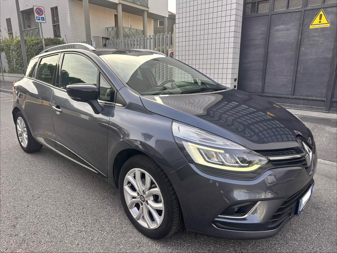 Renault Clio Sporter TCe 12V 75 CV Moschino Intens - euro 6