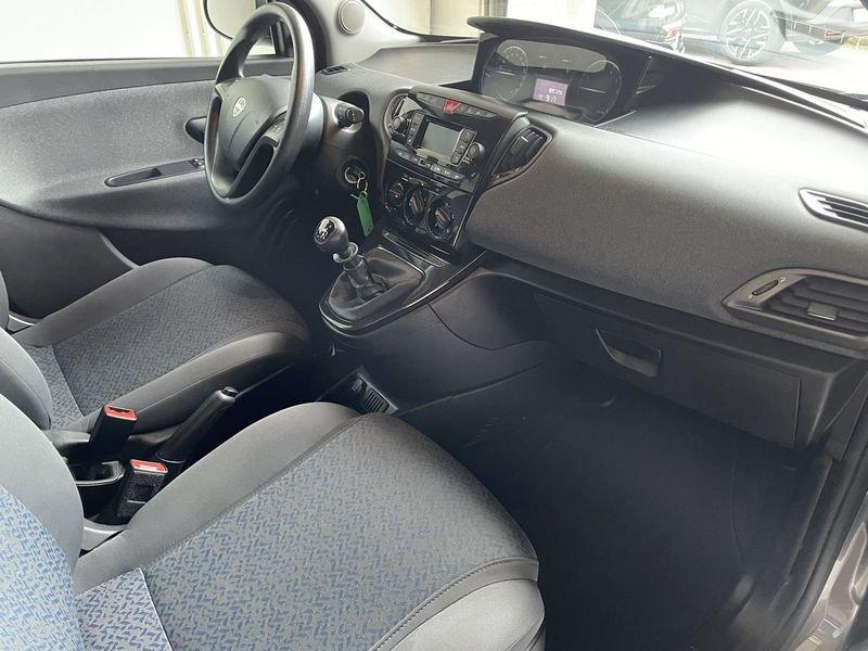 Lancia Ypsilon Ypsilon 1.0 FireFly 5 porte S&S Hybrid Silver