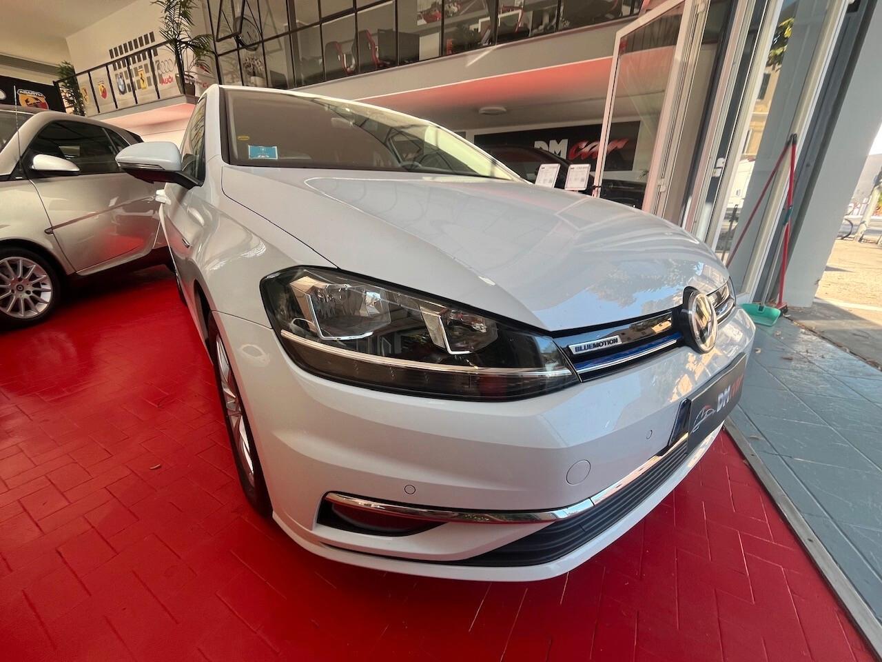 VOLKSWAGEN GOLF VII TGI METANO 130CV EXECUTIVE DSG NAVI ALCANTARA SENSORI DI PARCHEGGIO ANTERIORI POSTERIORI CERCHI IN LEGA OK NEOPATENTATI - CON € 25 percorrenza KM 460 - GARANZIA 12 MESI -