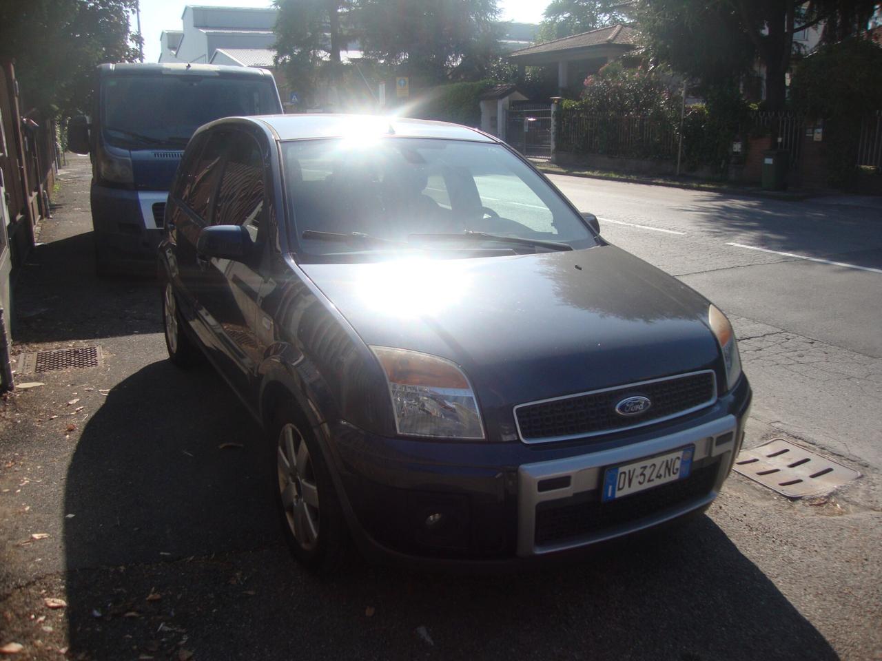 Ford Fusion 1.4 16V 5p. Titanium