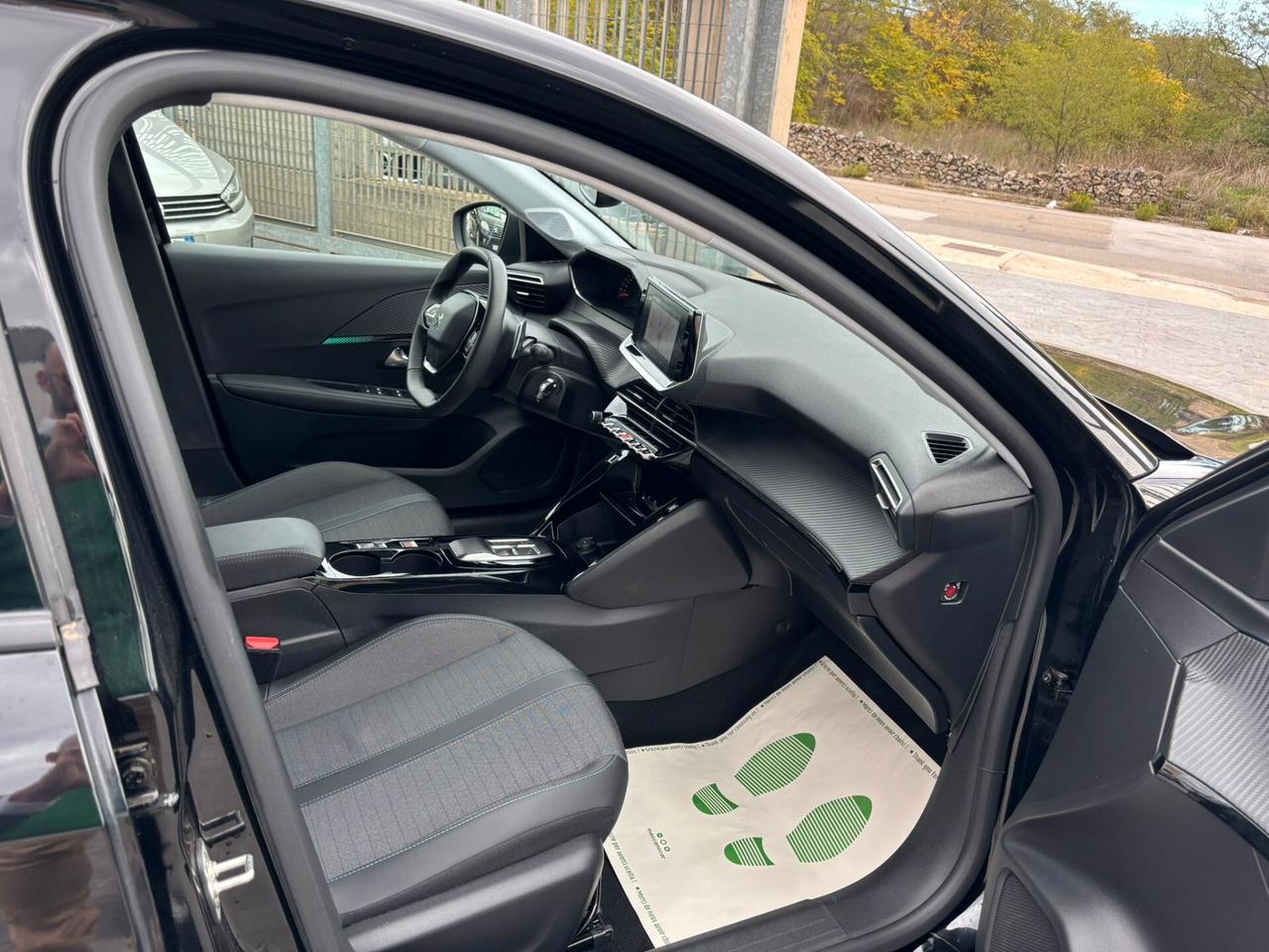 Peugeot 208 PureTech 100cv EAT8 5p Allure Pack