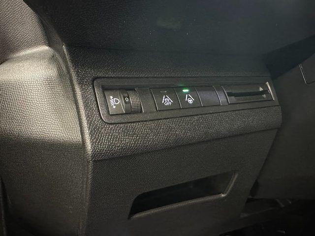 PEUGEOT 5008 Hybrid 136 e-DCS 6 Allure 7/Posti