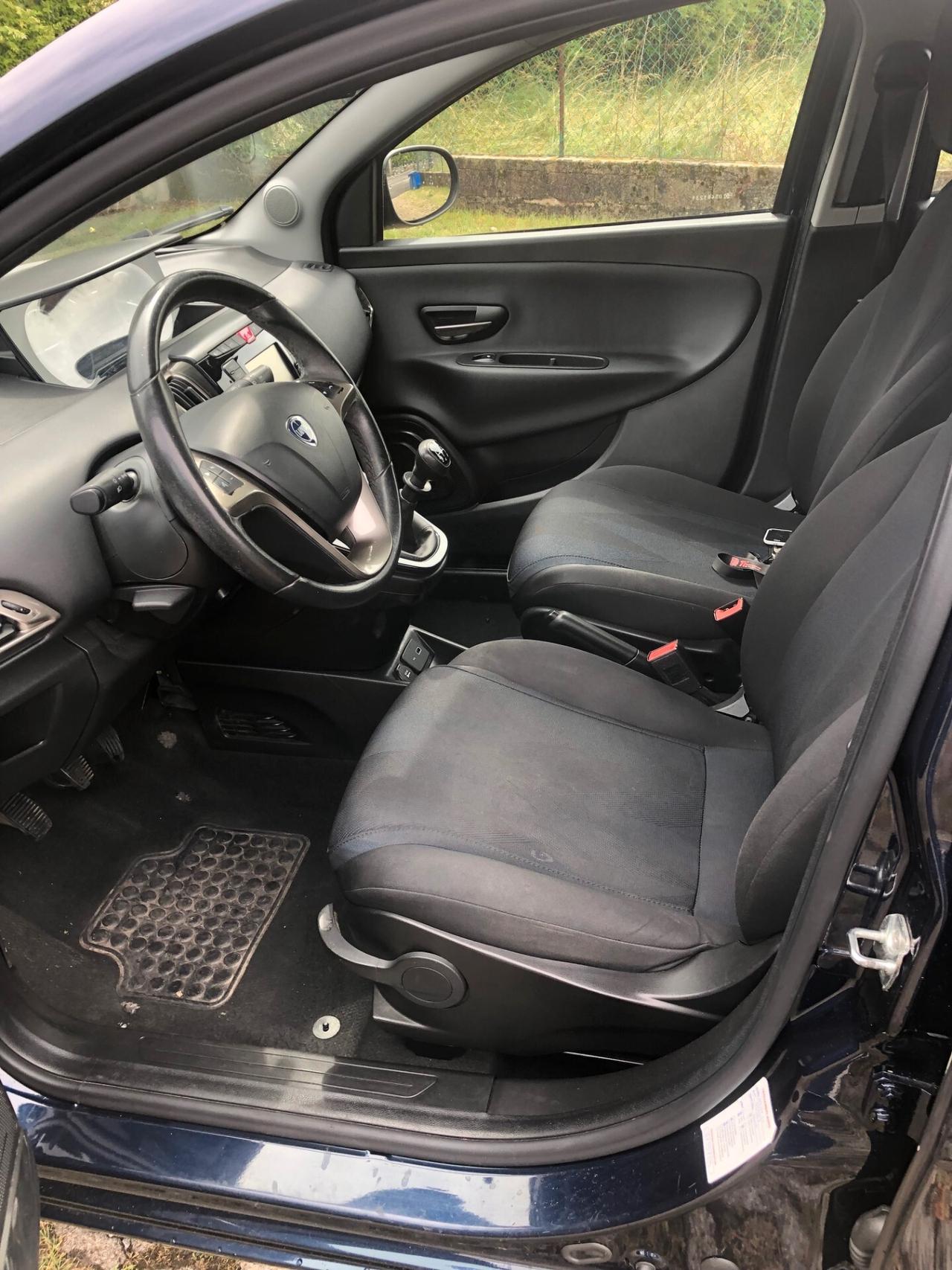 Lancia Ypsilon 1.2 69 CV 5 porte Elefantino Blu