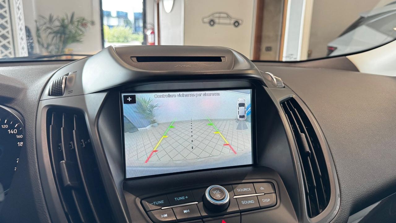 Ford Kuga 1.5 TDCI 120 CV S&S 2WD Powershift Titanium