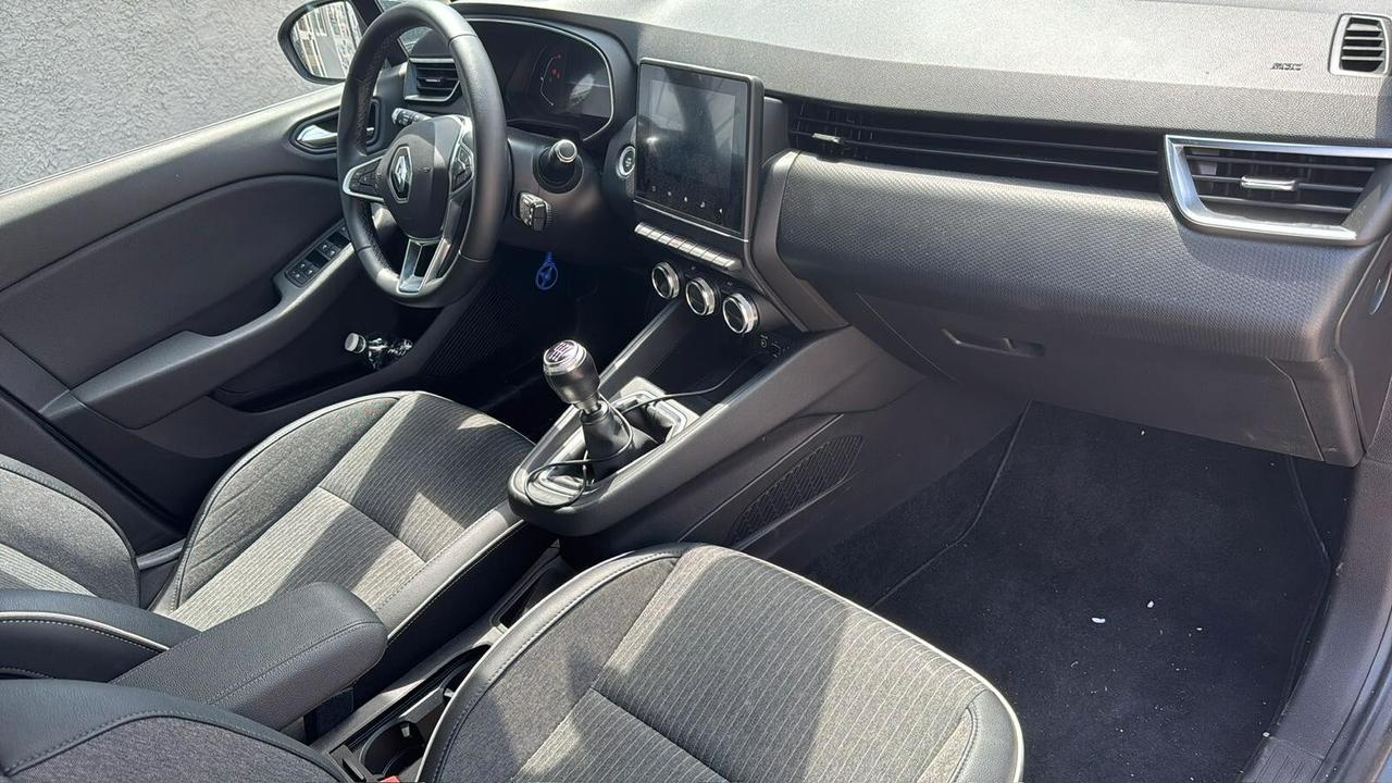 Renault Clio TCe 100 CV 5 porte Zen Benzina + GPL di Serie Anno 2021 solo 16.500km