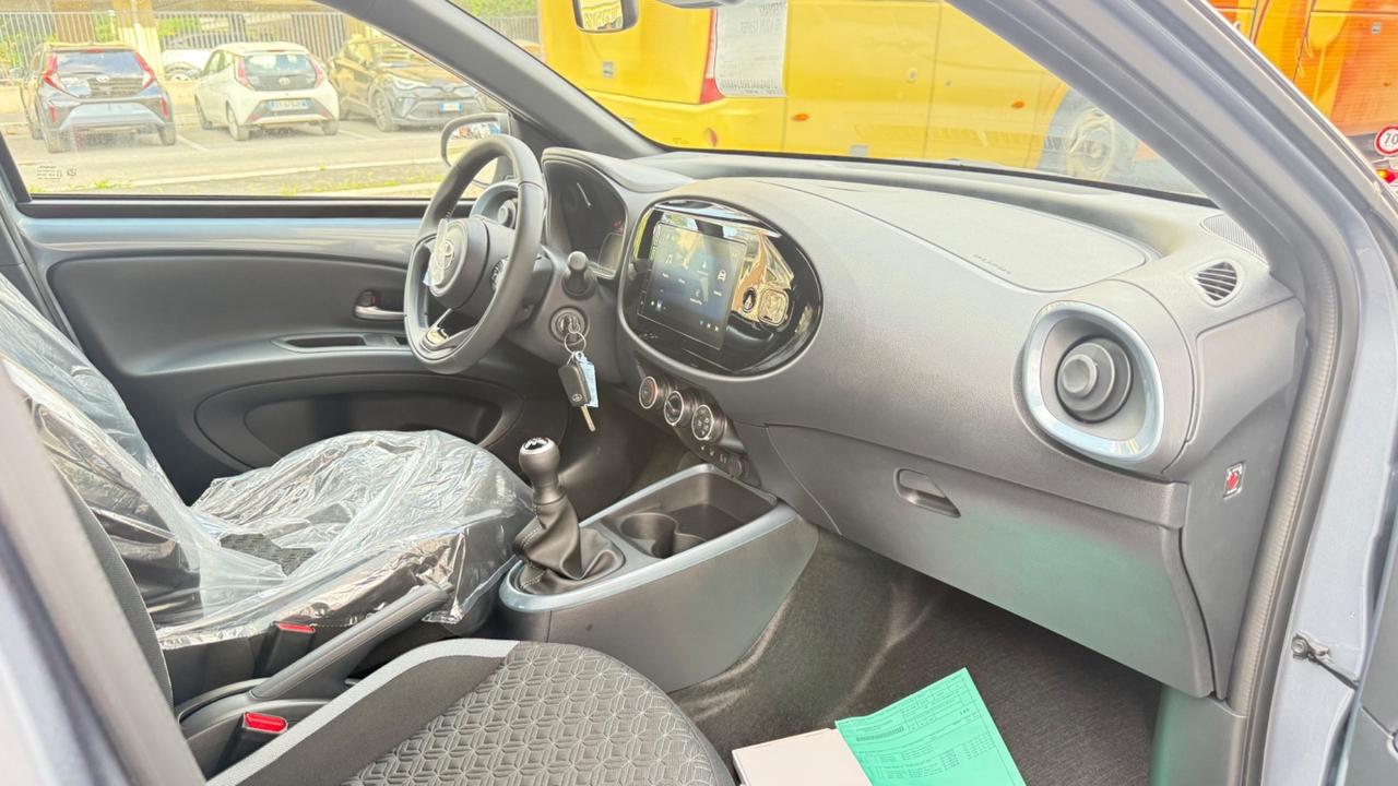 Toyota Aygo X 1.0 VVT-i 72 CV 5 porte Lounge Air S-CVT LED NAVI KAMERA PDC CAR PLAY CERCHI 16 BLUETOOTH