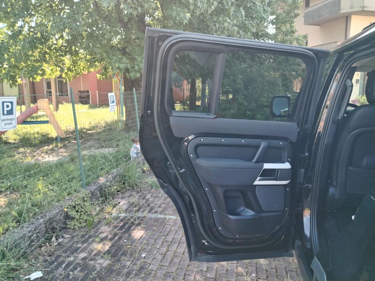 Land Rover Defender X-Dynamic SE D 200 MHEV