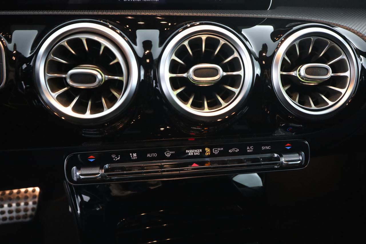 MERCEDES Classe A (W177) A 200 Automatic Premium