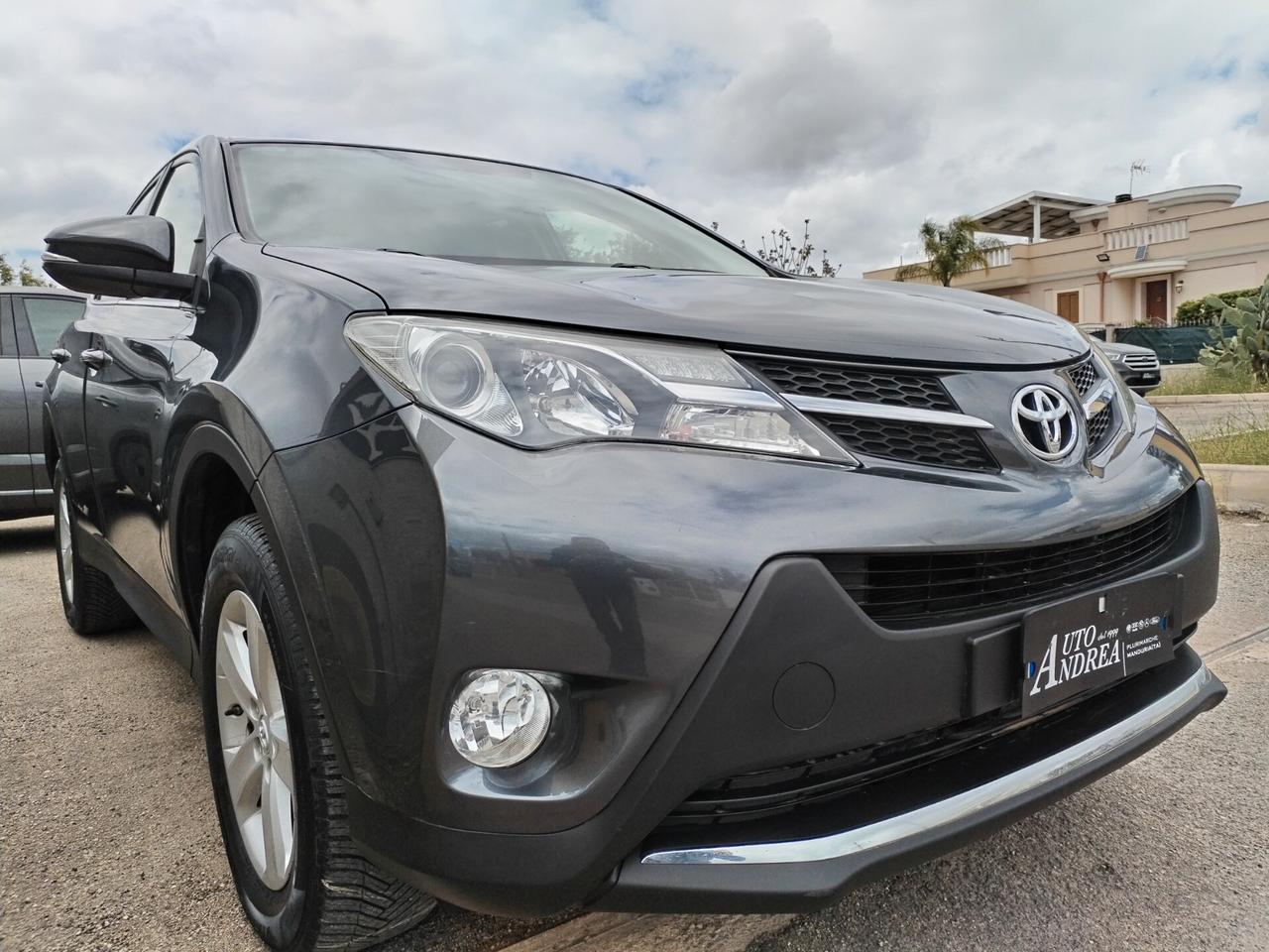 Toyota rav4 2.0d-4 d 2wd 124cv full optional 2014